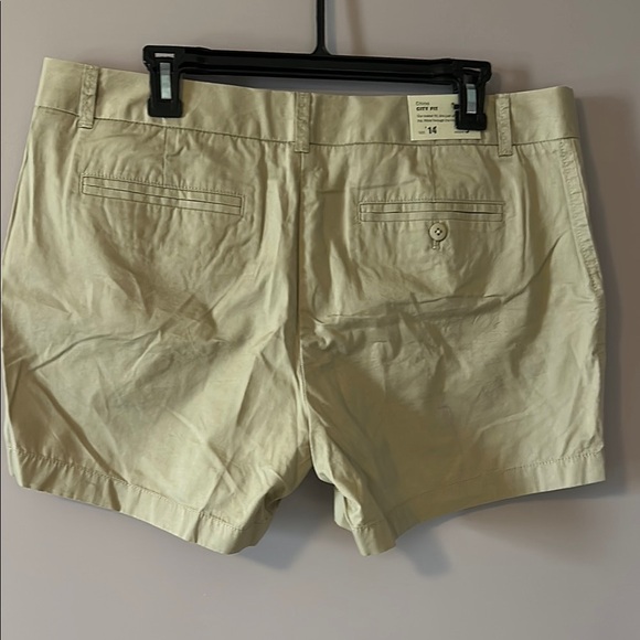 Women's J Crew Chino City Fit Tan Shorts 5’’ inseam - 14 - Picture 2 of 5
